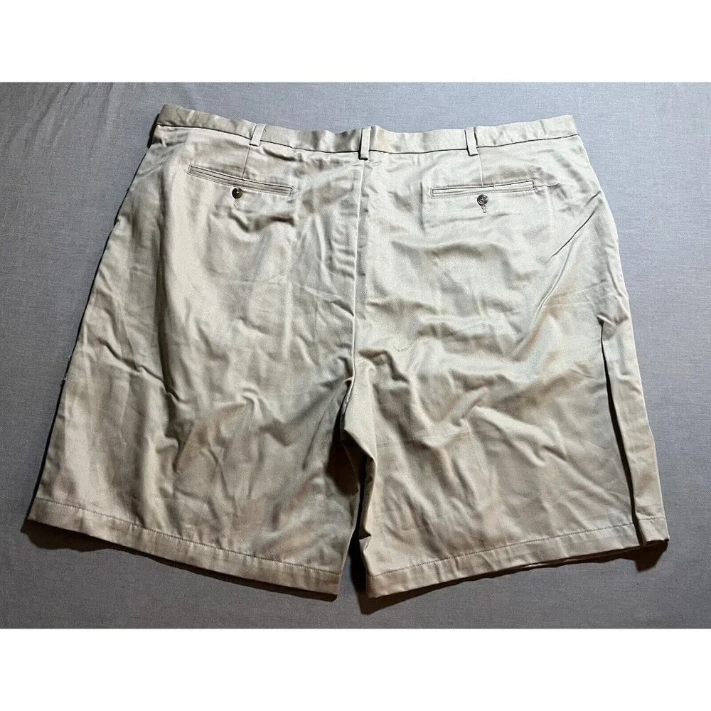 Roundtree & Yorke Pleated Shorts Mens 52 Beige Pocketed Belted‎ Button Men NWOT.